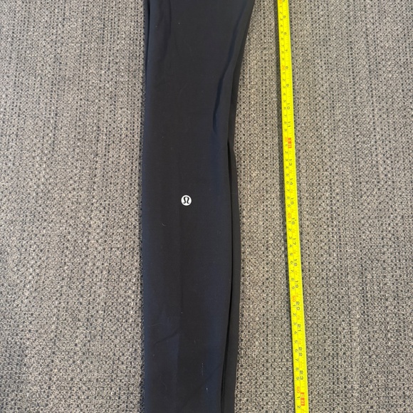 Lululemon black leggings size 00 - Picture 3 of 5